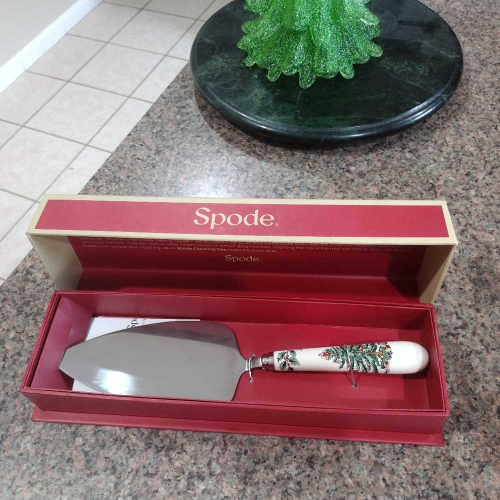 NWT Spode Christmas Tree Cake Slice